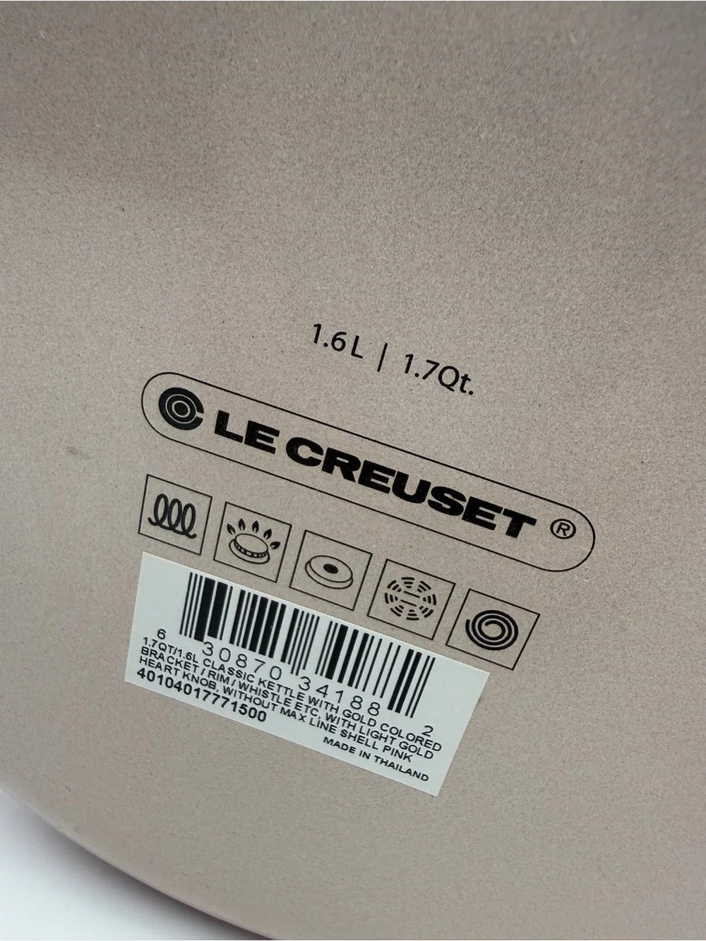 Le Creuset Classic Stovetop Kettle 1.7Qt - Shell Pink w/ Gold Trim & Heart Knob
